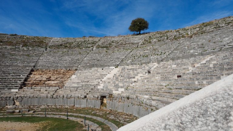 De oude theaters van Epirus – reisepauletten