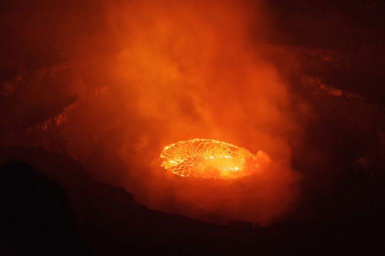 Mount Doom – Nyiragongo-vulkaan – reisverzending